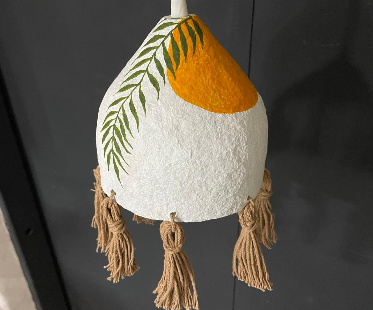 Lámpara colgante artesanal de papel maché – 16 cm diámetro